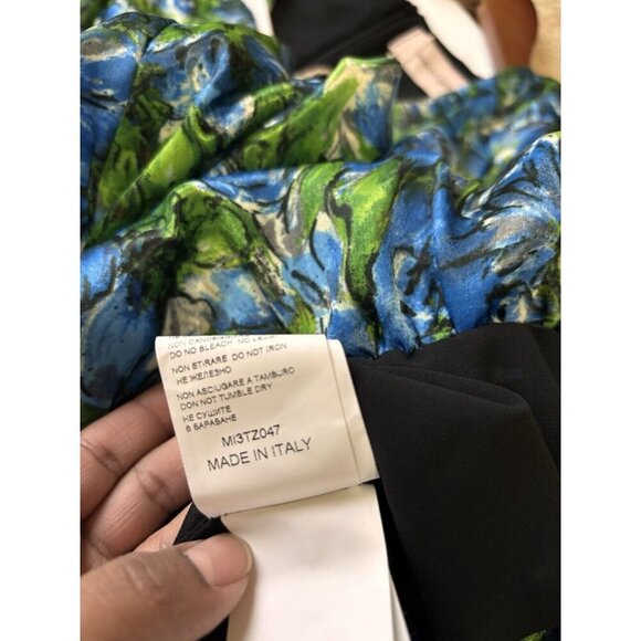 Vibrant Floral V-Neck Mini Dress - Picture 11 of 12